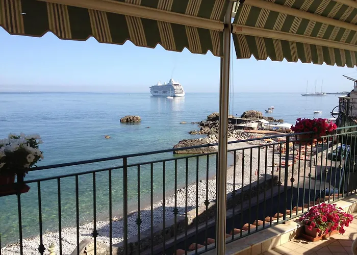 B&B Miramare Giardini Naxos